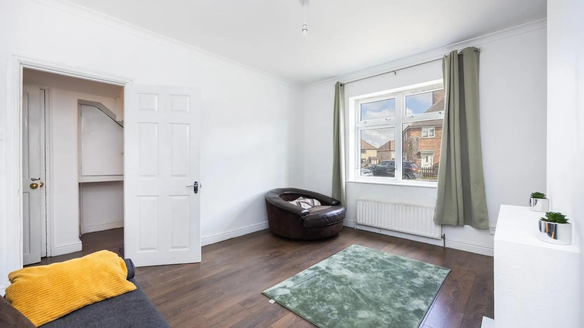 Dagenham Self Catering 4Bedhouse Sleeps Up To 8 With Free Wifi And Free Parking Villa